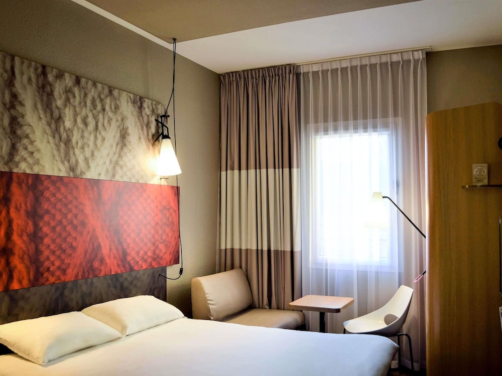 Ibis Lyon Caluire Cite Internationale 16/50