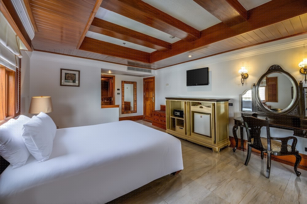 Thavorn Beach Village Phuket Resort and Spa 24/66