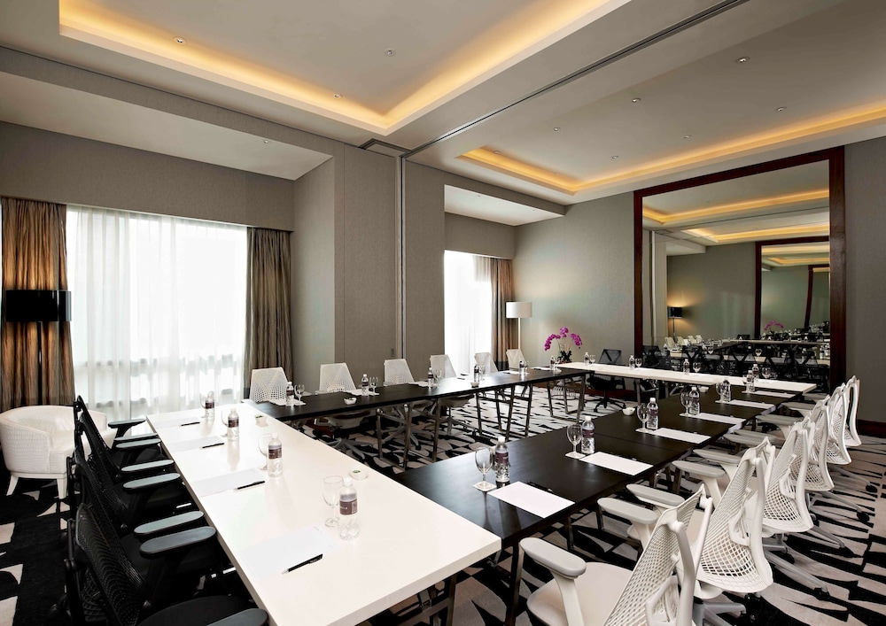 Carlton City Hotel Singapore 40/50