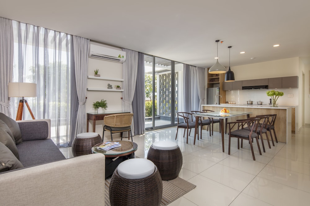 Oceanami Villas And Beach Club 49/67