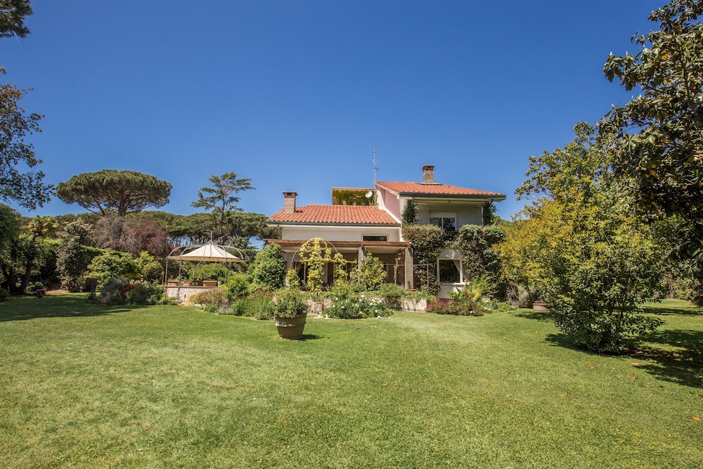 La Gaura Guest House 34/47