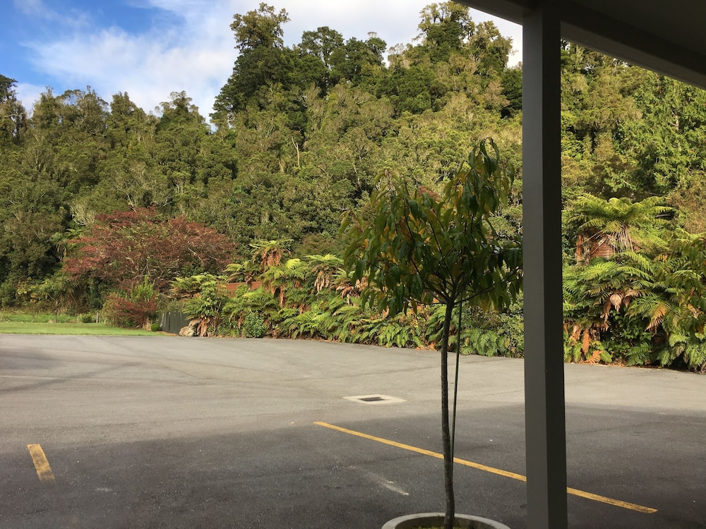 Franz Josef Oasis 47/54