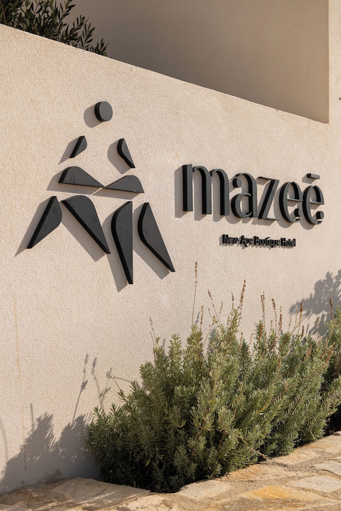 Mazee New Age Hotel in PAROS