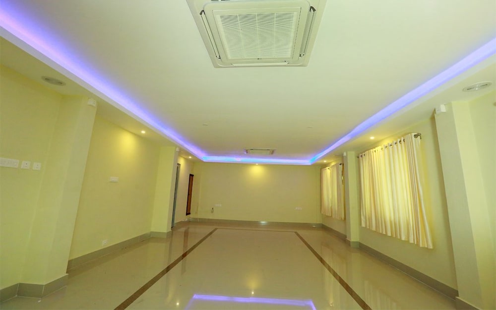 Hotel Brahmaputhra 22/33