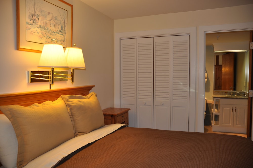 Newport Bay Club and Hotel 7/45
