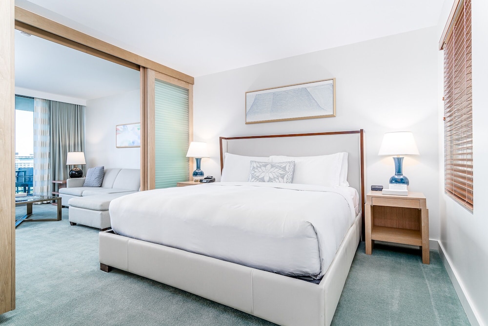 Real Select at the Ritz Carlton Residences, Waikiki Beach 16/50