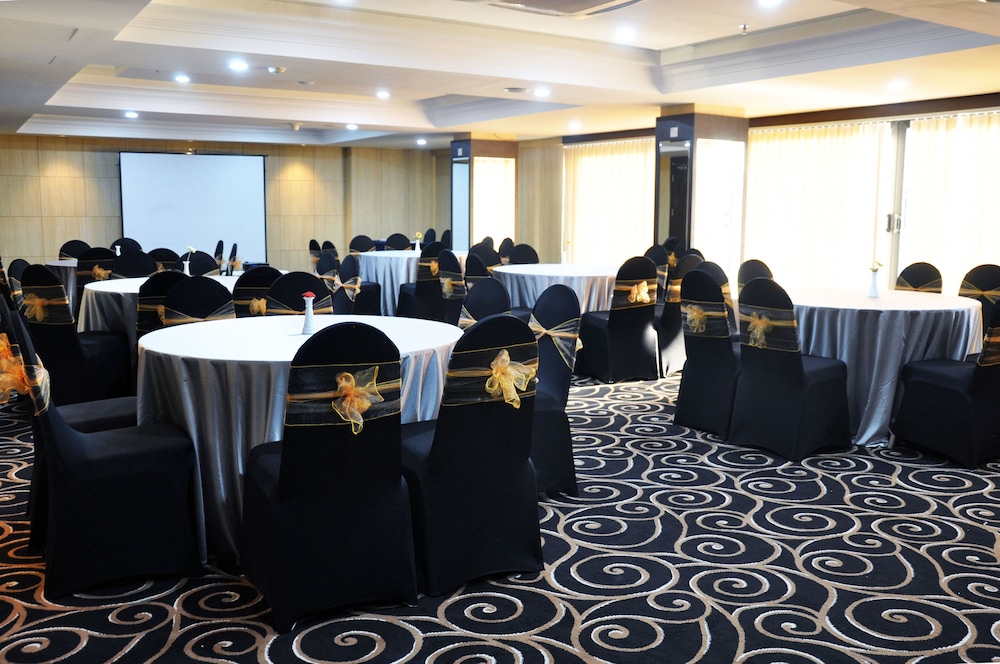 Beverly Hotel Batam 44/50