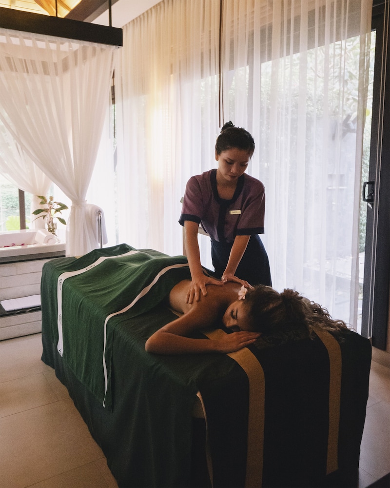 Banyan Tree Lang Co 26/78