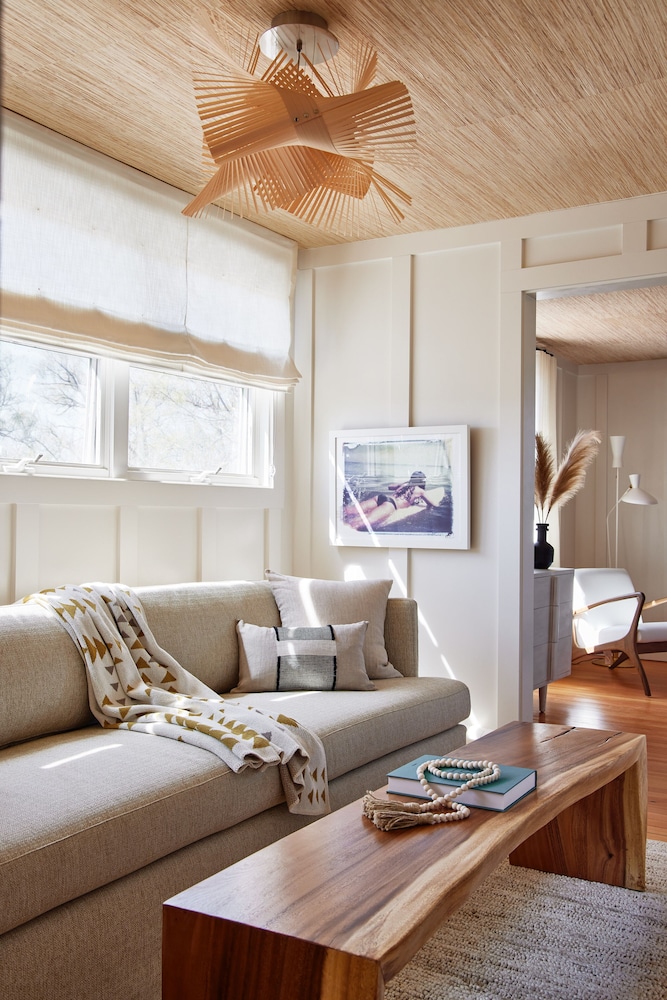 Block Island Beach House 25/50