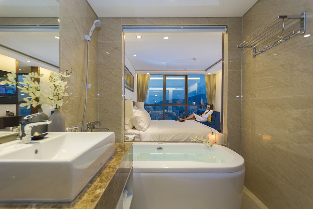 Pavilion Hotel Da Nang 48/77