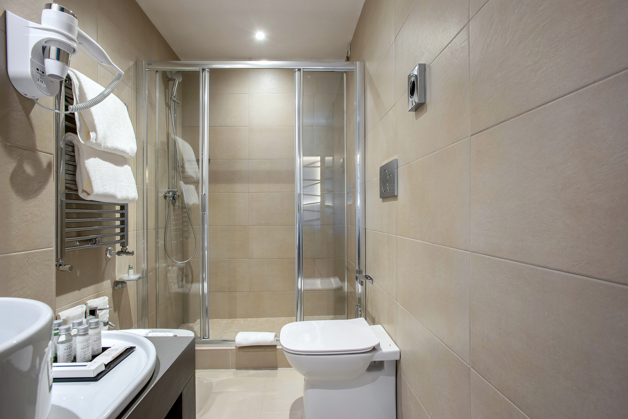 Fortyfive Squared Hotel 22/25