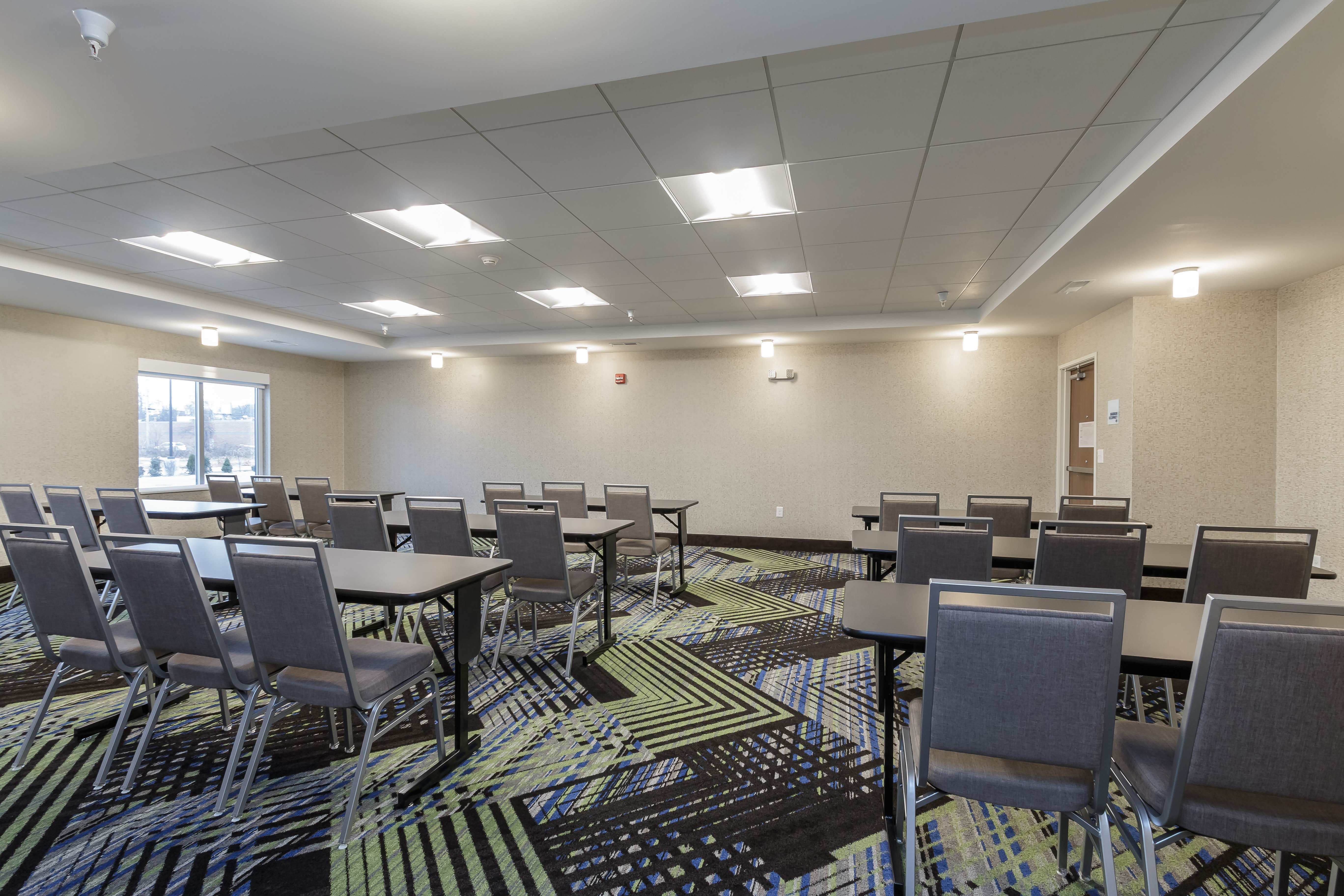 Holiday Inn Express and Suites South Bend South 61/64