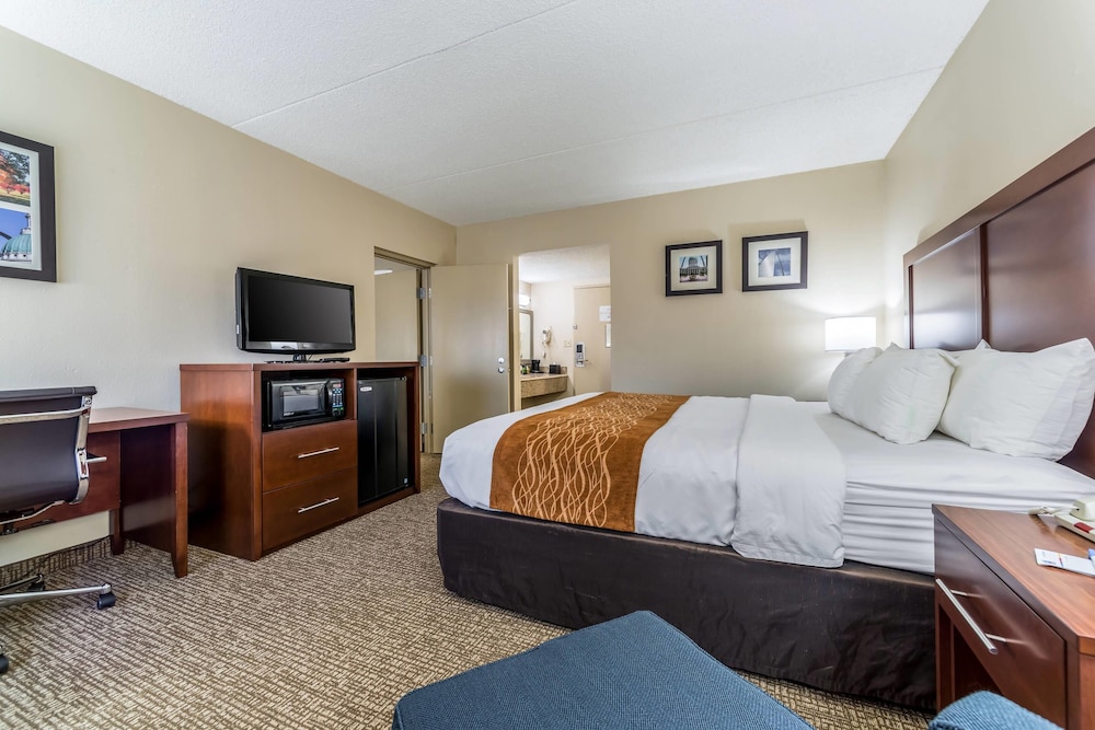جناح بسرير كينج مع أريكة، Comfort Inn Festus-St. Louis South 4/8
