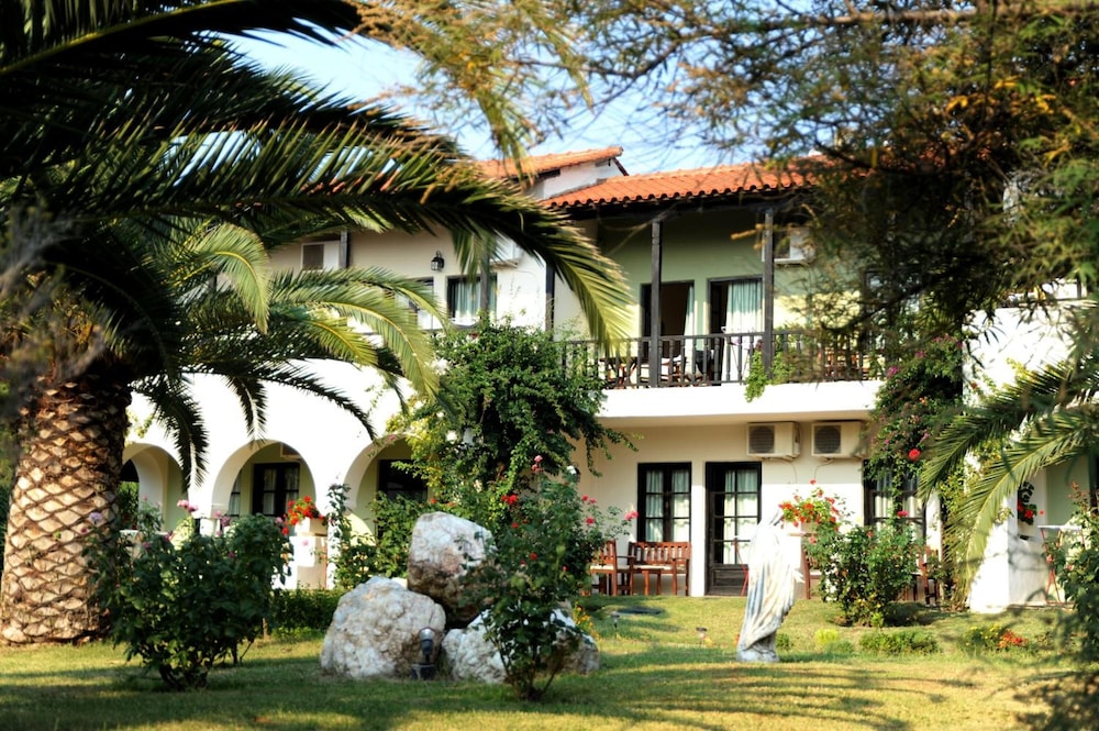 Assa Maris Beach Hotel 3/108