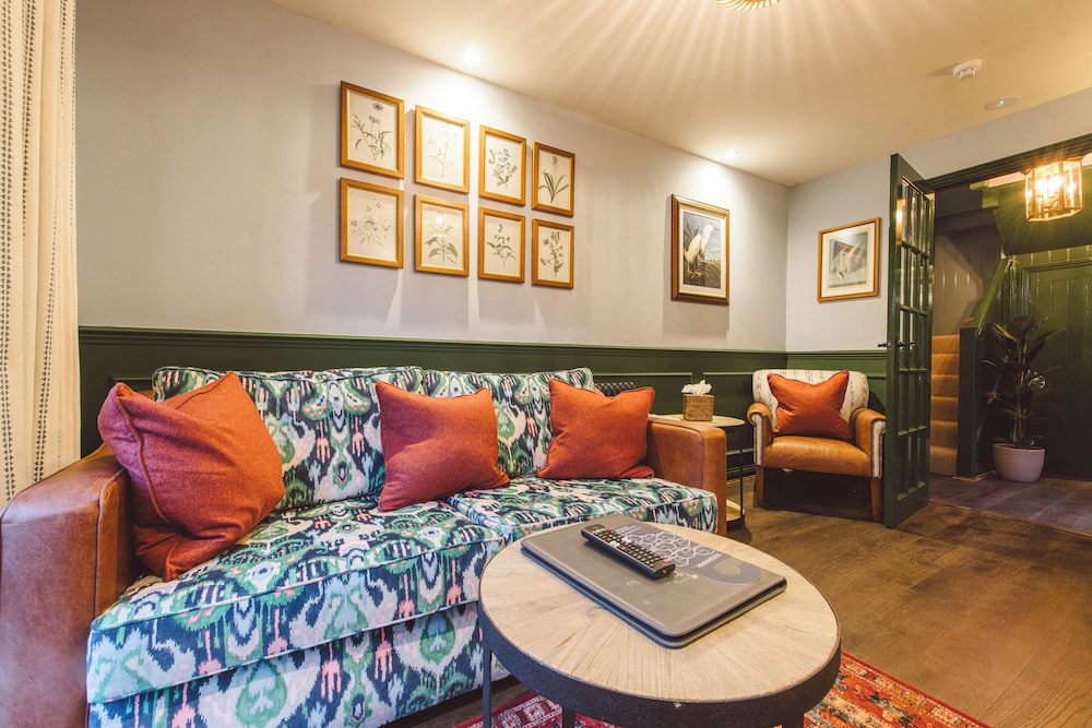 The Swan 27/49