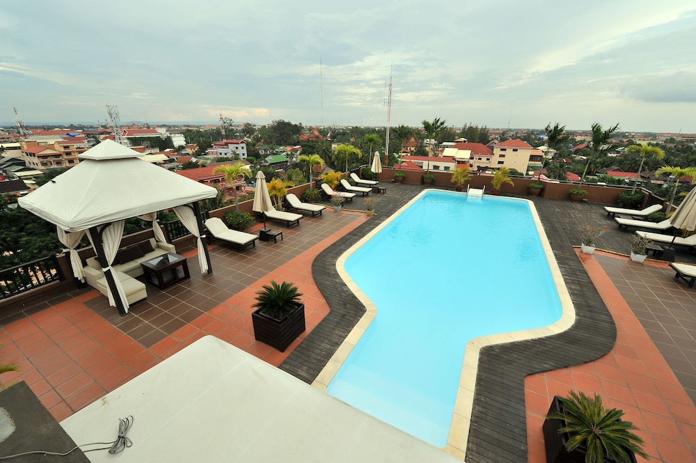 City River Hotel 5/62