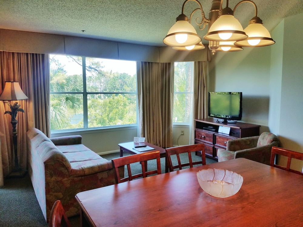 Parc Corniche Condominium Suites 27/62