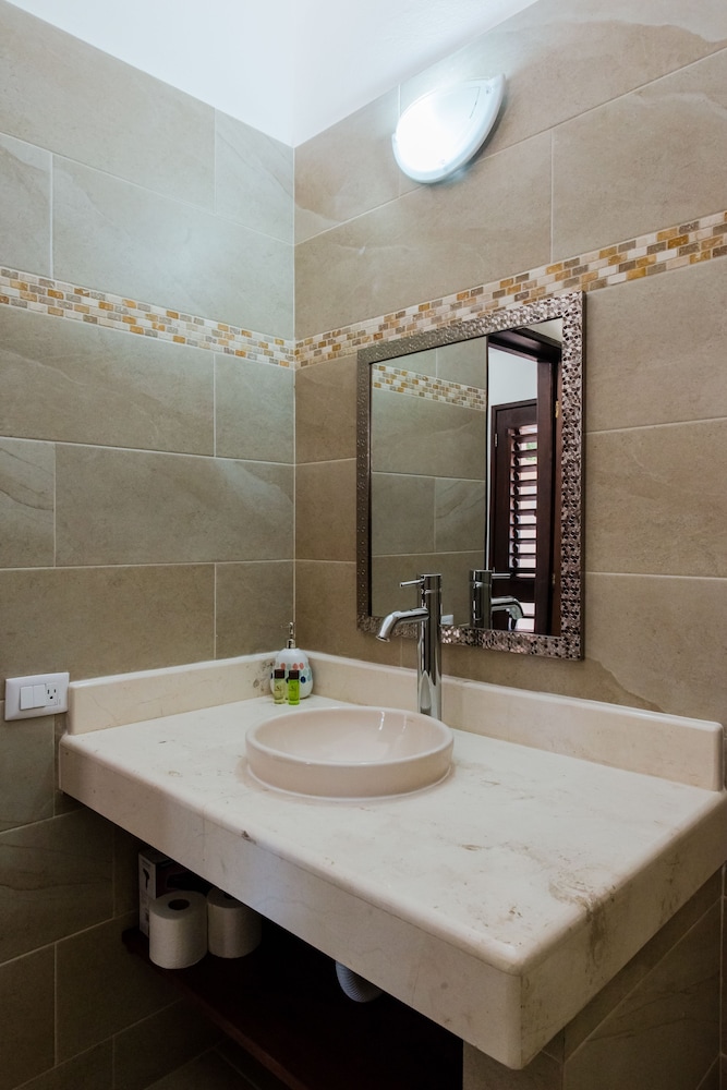 Villas Picalu Studios & Suites 48/50