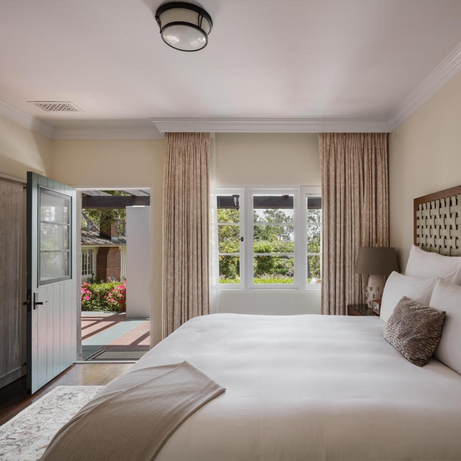 Suite, King Bed, Terrace