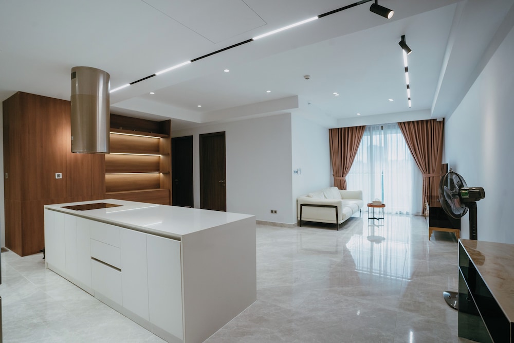 Midtown Premium Apartments 7/40