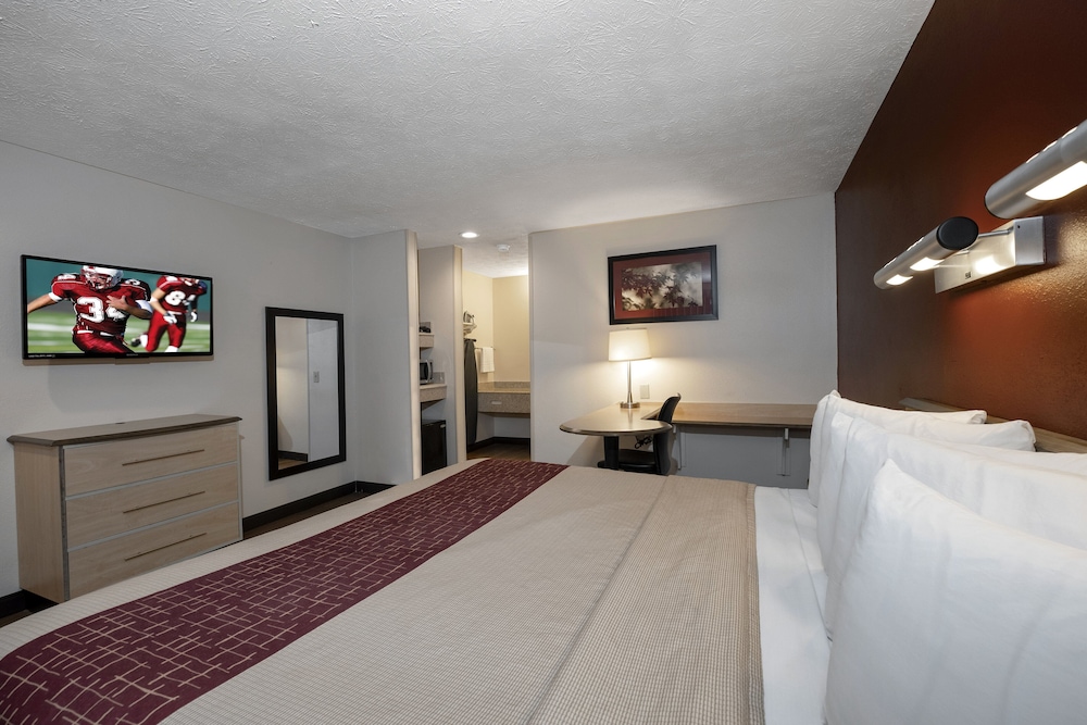 Red Roof Inn Indianapolis - Greenwood 8/24