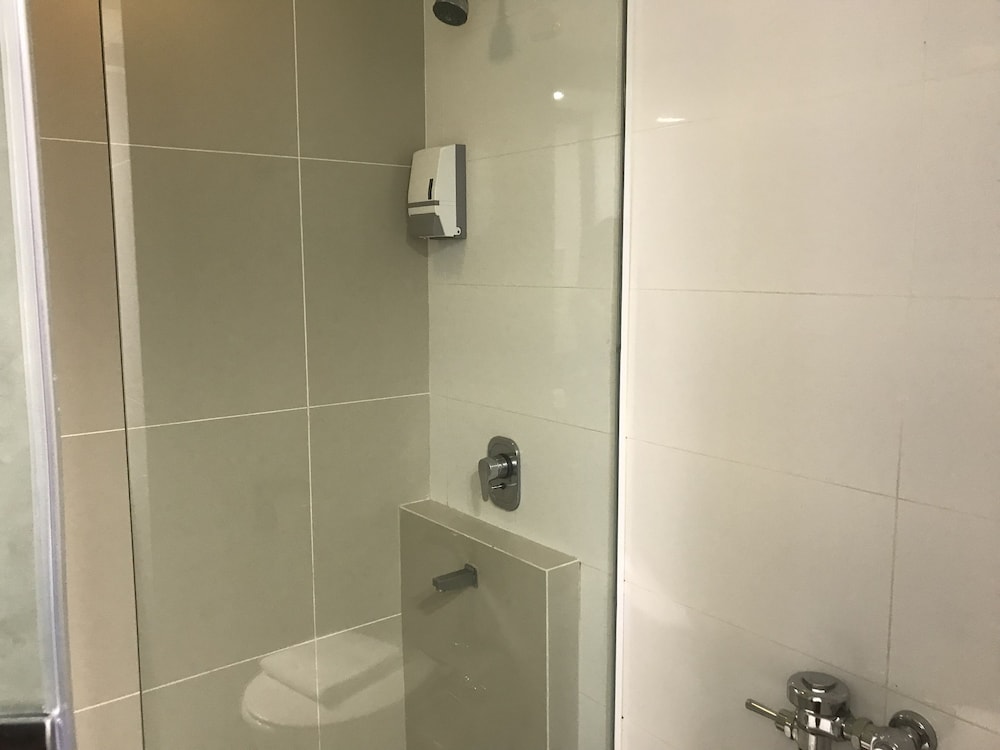 Harbour View Hotel 11/56