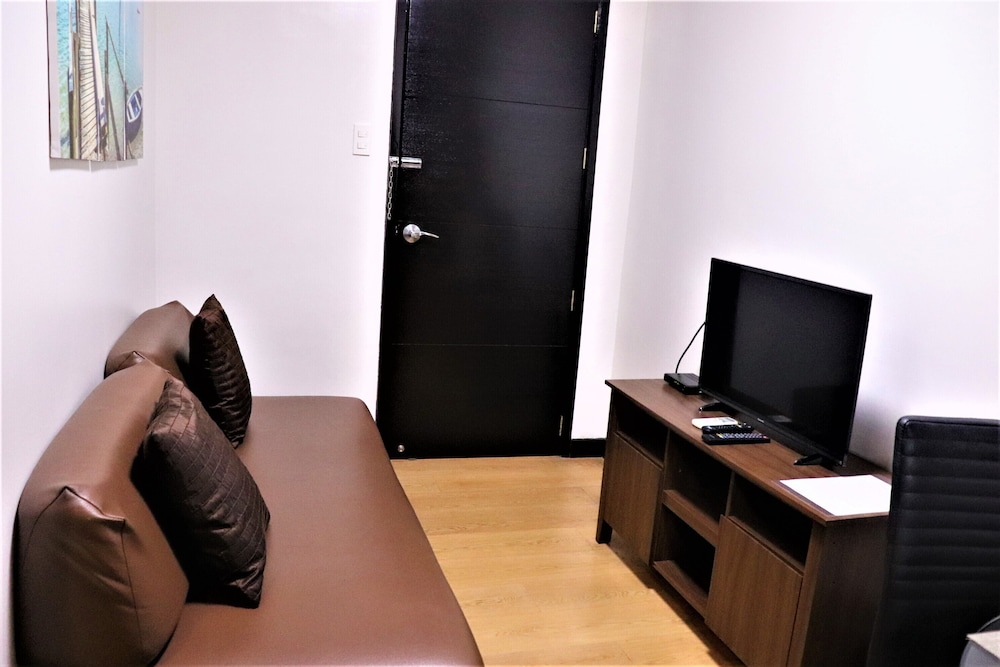 The Studio 18 Residences 38/47