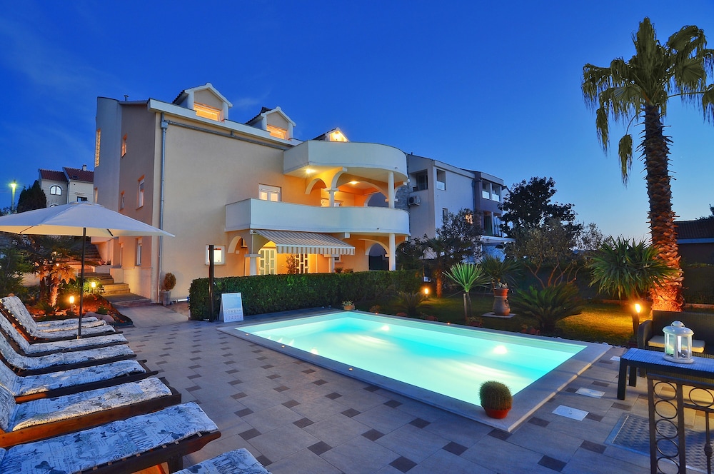 Villa Vanilla 43/50