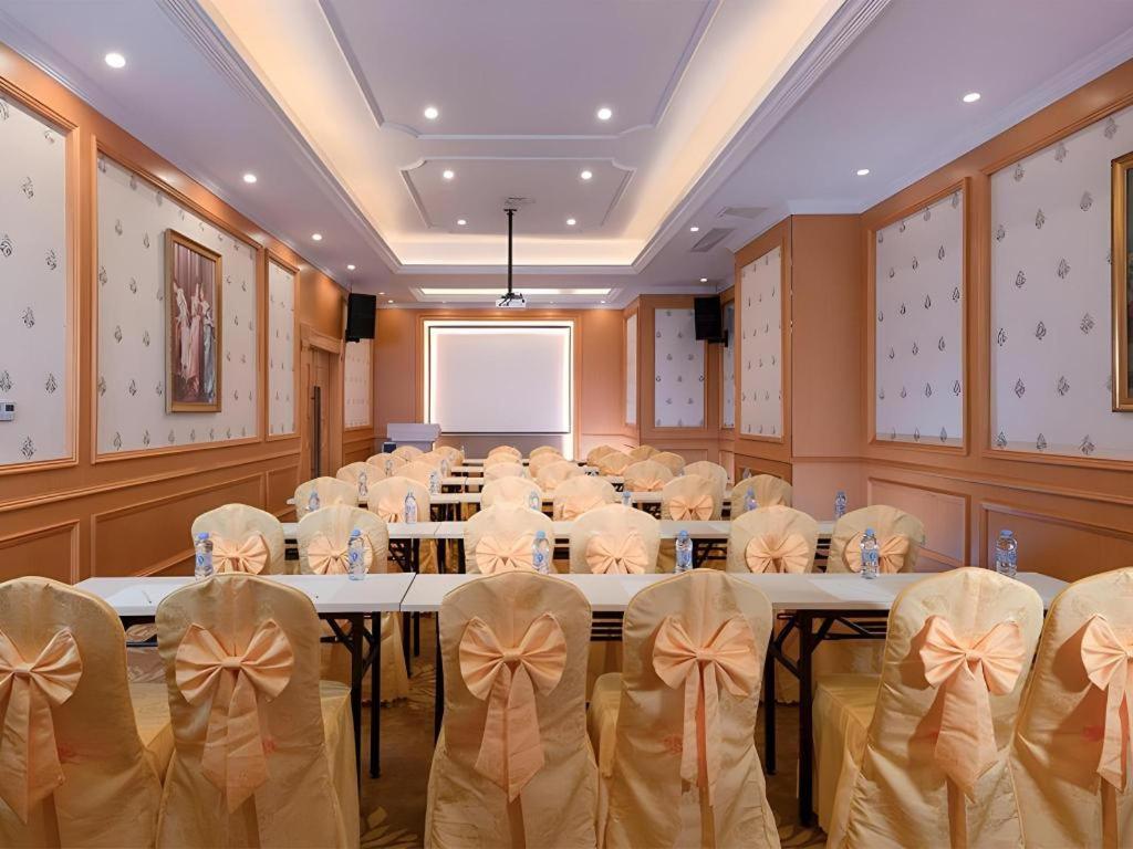 Vienna Hotel (Zhongshan Ancient Town Haizhou) 49/58