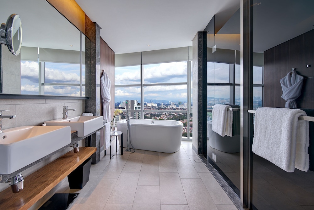 Le Meridien Petaling Jaya (ex New World Petaling Jaya) 38/75