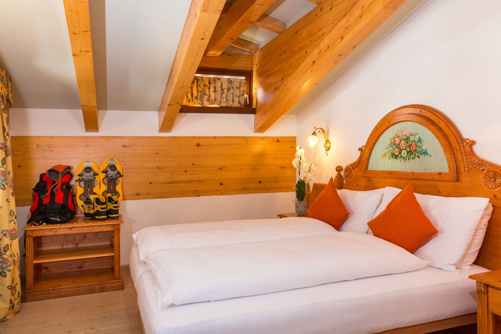 STANDARD, DOUBLE OR TWIN BED