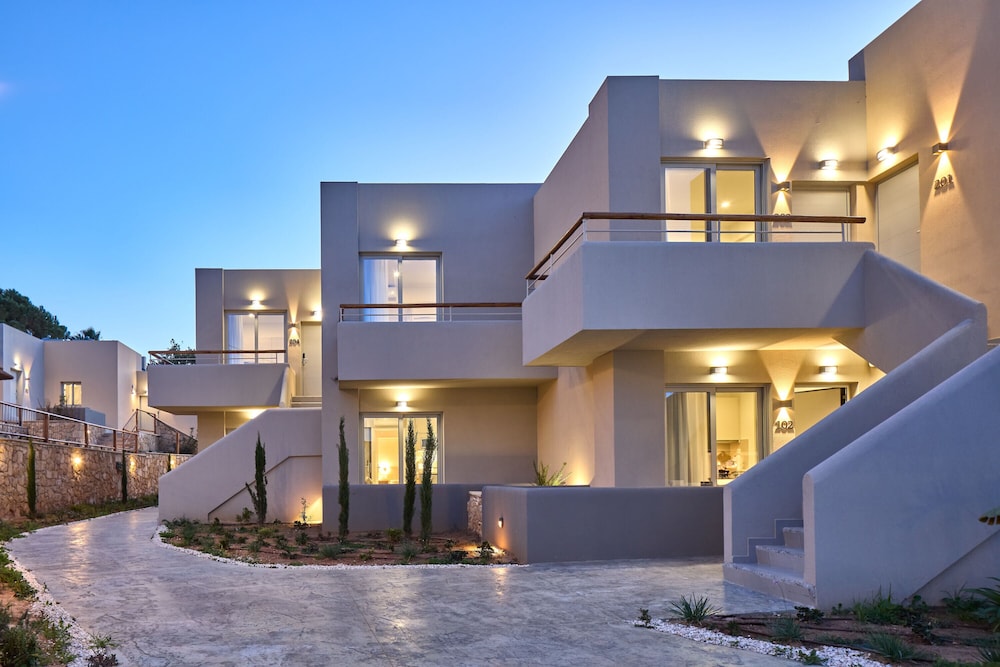 Villaggio Mare Suites 2/60