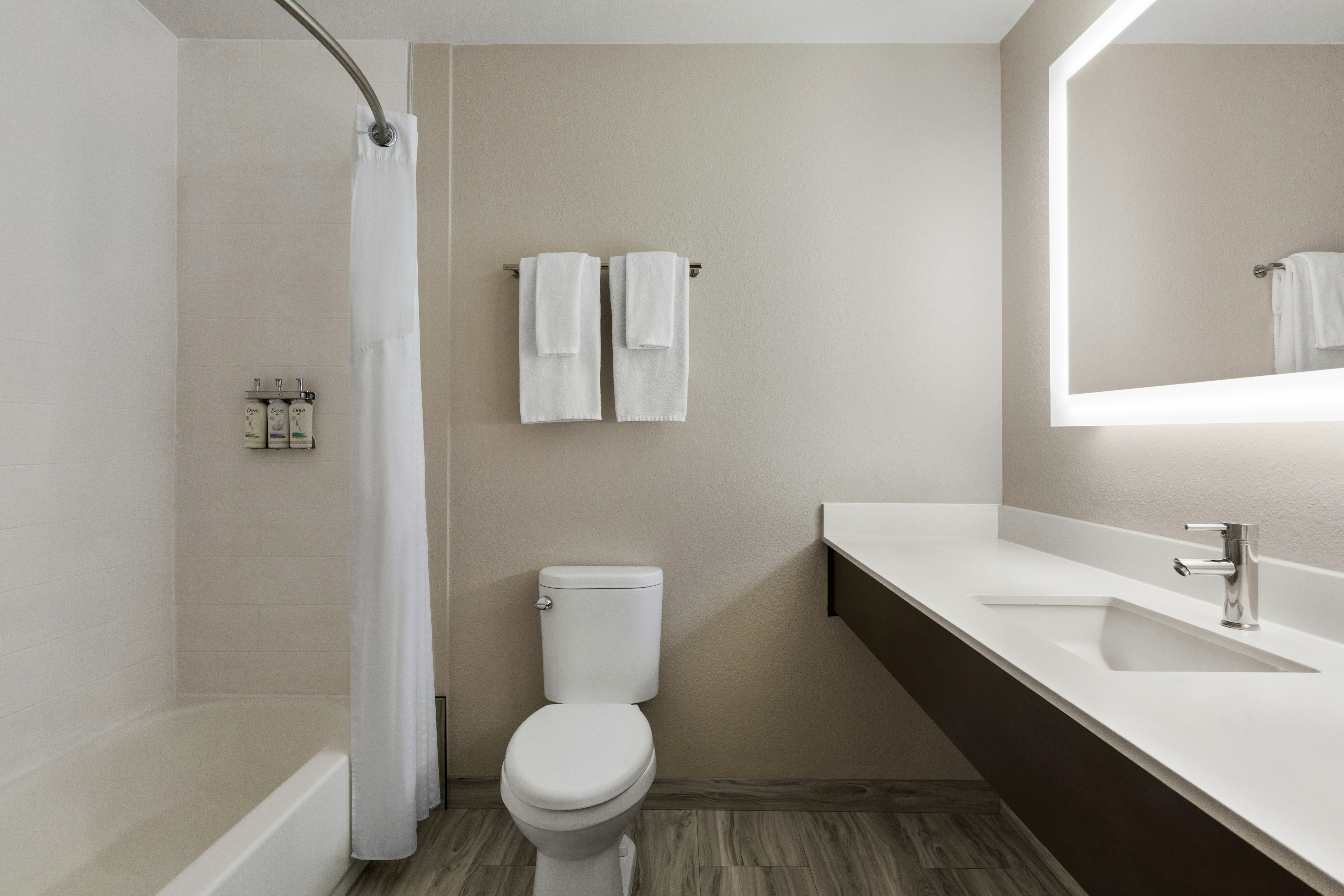 Holiday Inn Express Hotel Suites Live Oak 68/71