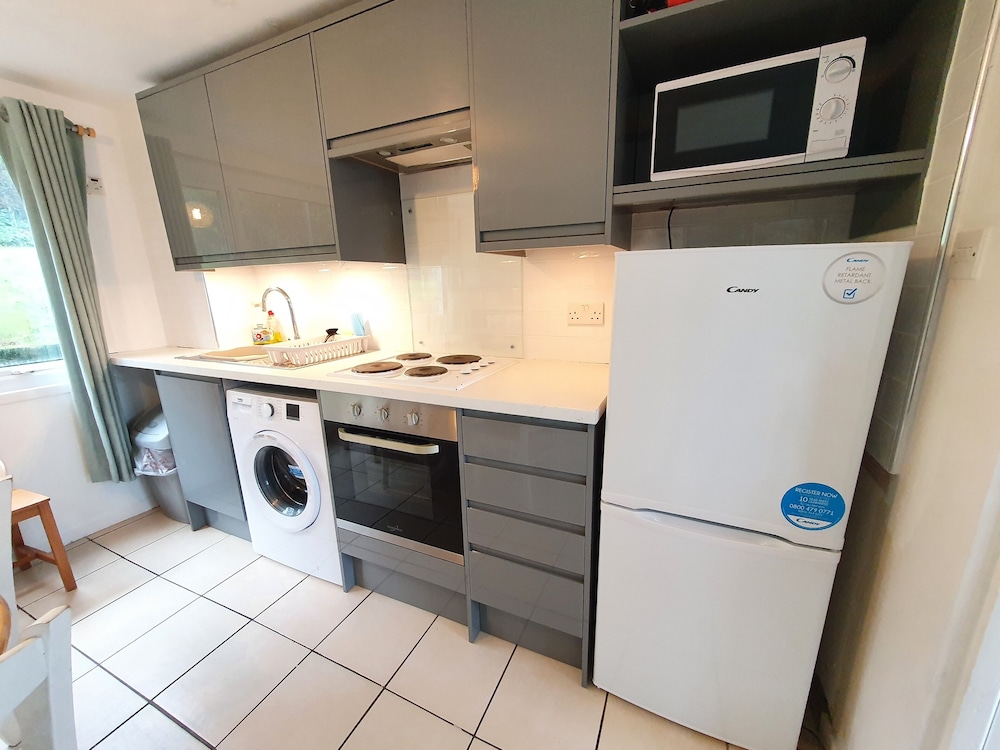 Freshwater Bay Holiday Cottages 14/50