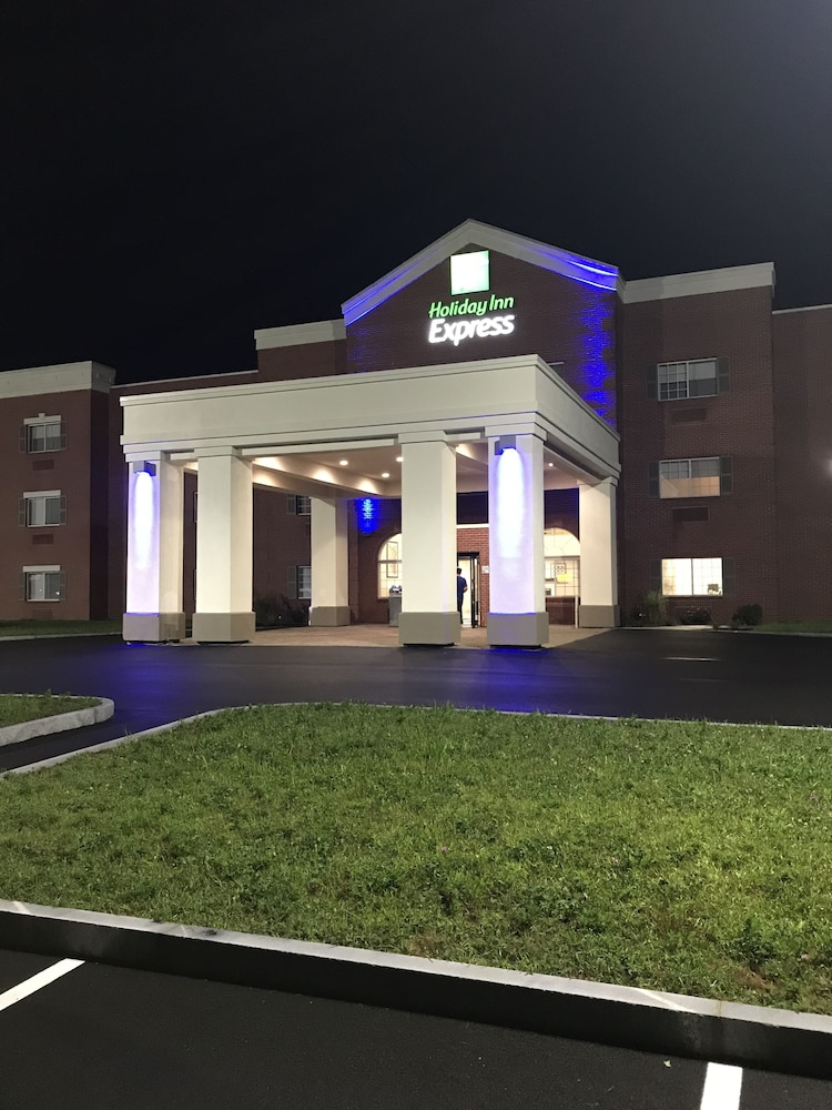 Holiday Inn Express Canton Potsdam 2/45