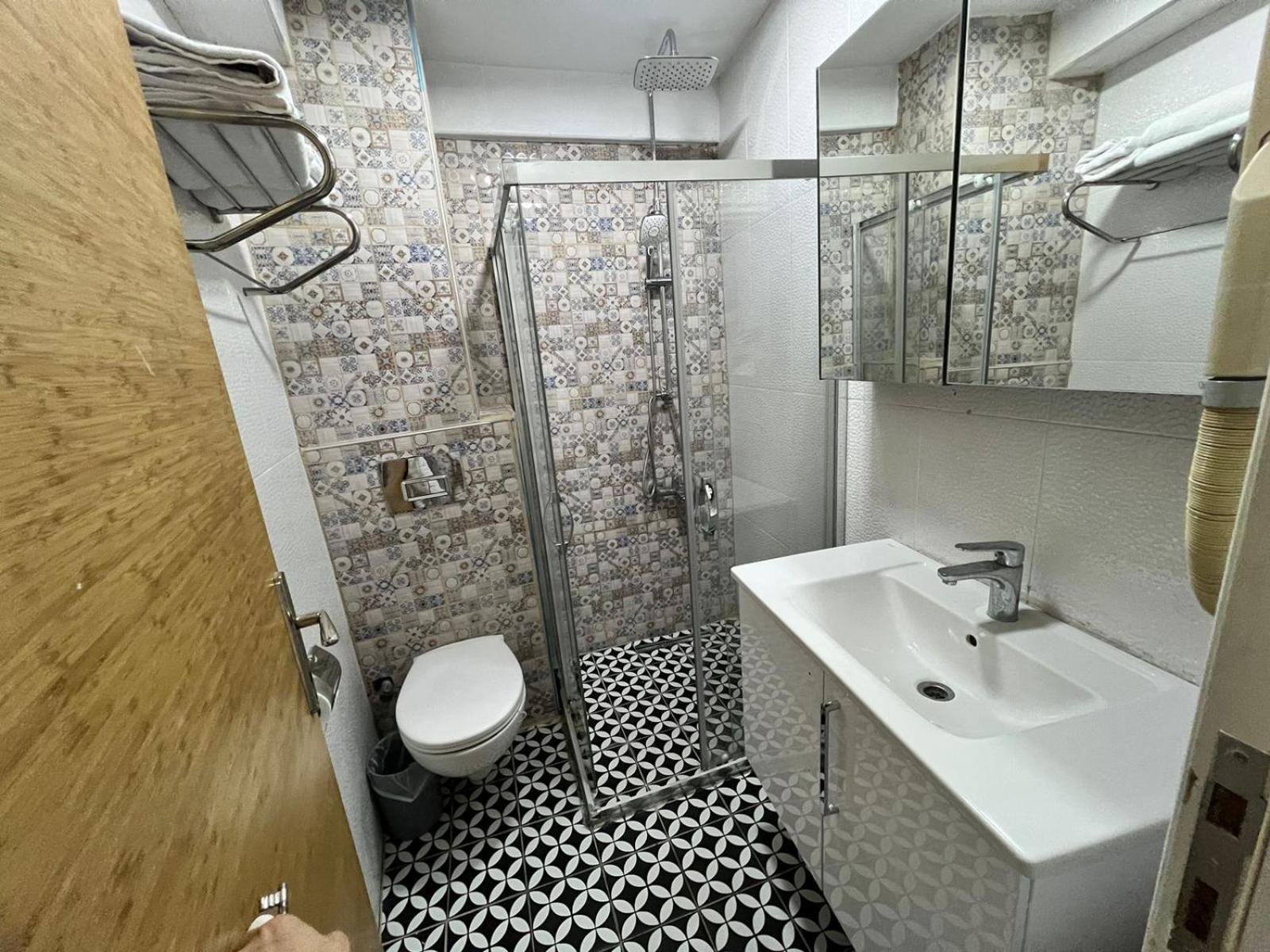 Preferred Hotel Old City 37/41