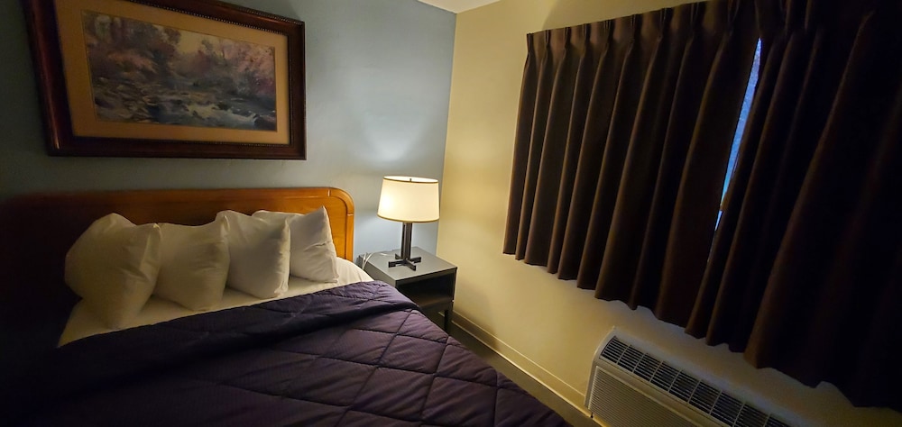 Pictured Rocks Inn & Suites 31/70