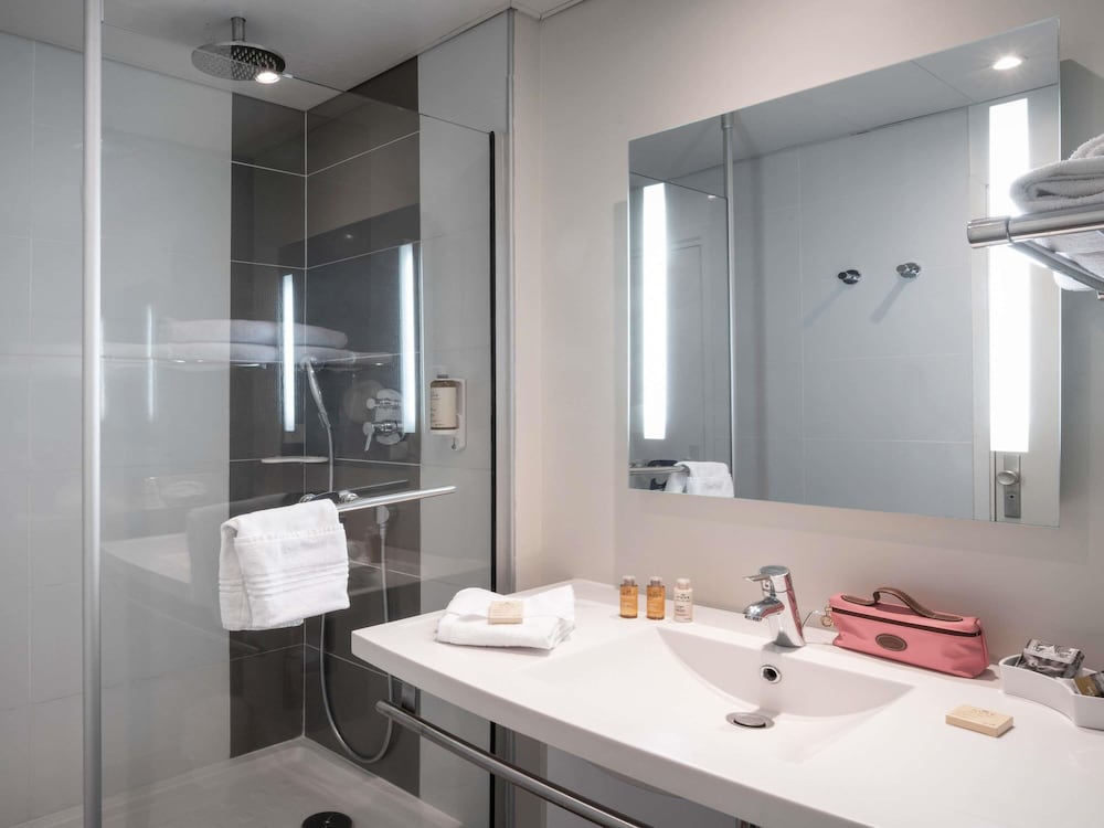 غرفة بريفيليج بسرير كينج، Mercure Lille Aeroport 6/9