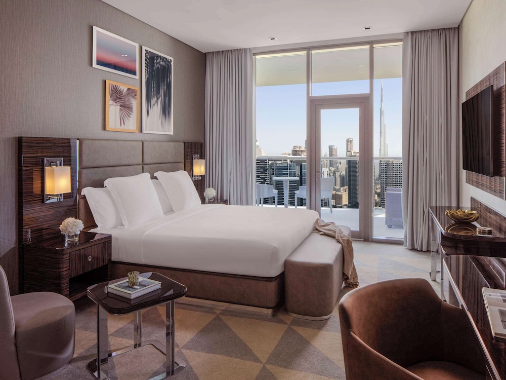 GENERAL ADMISSION, KING BED, CANAL VIEW, BALCONY