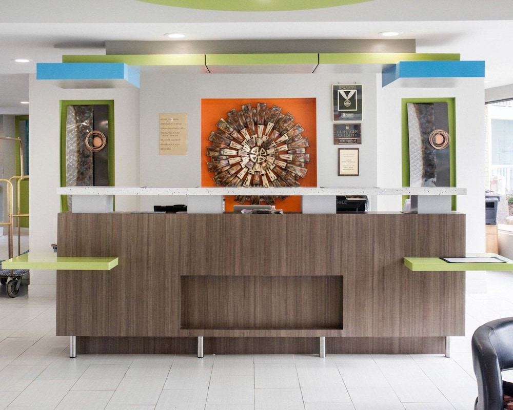 Spark by Hilton Virginia Beach Oceanfront thumb 4