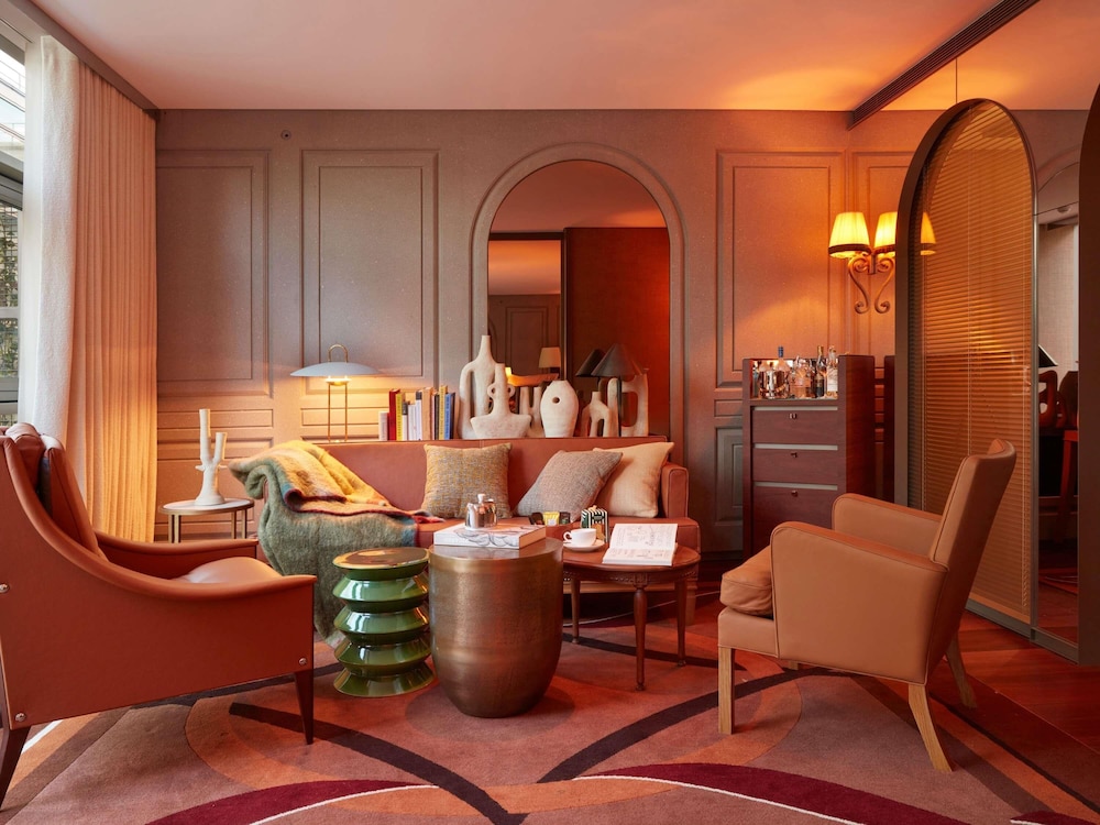 Mondrian Bordeaux Hotel des Carmes 39/56