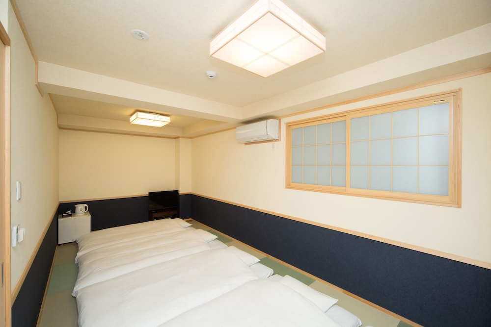 Ebisu Ryokan 7/28