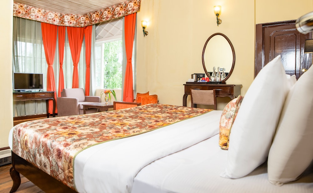 Heritage, Junior Suite, Queen Bed, with View