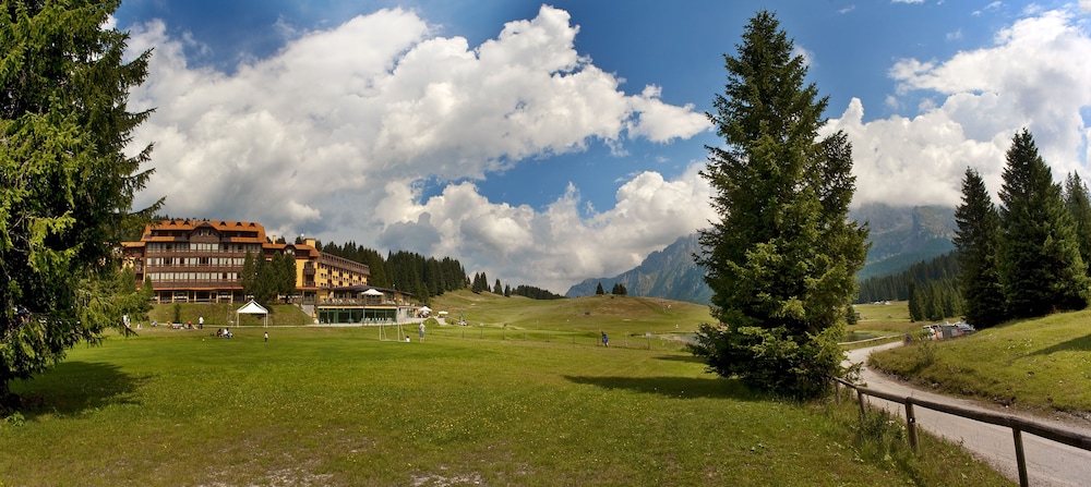 Th Madonna Di Campiglio Golf Hotel 67/74