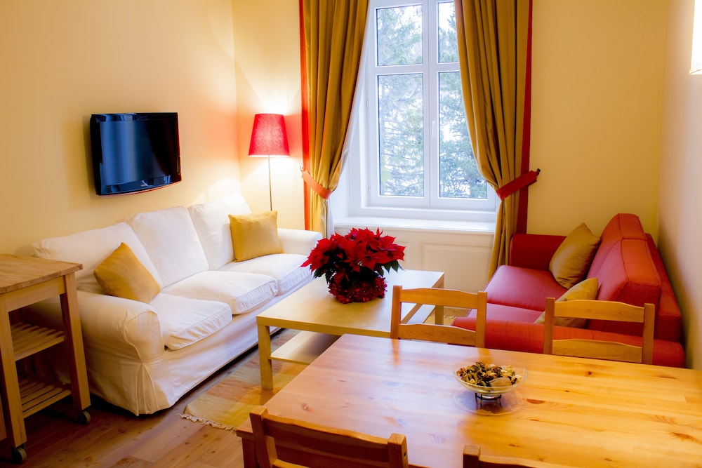 Maloja Palace 42/55