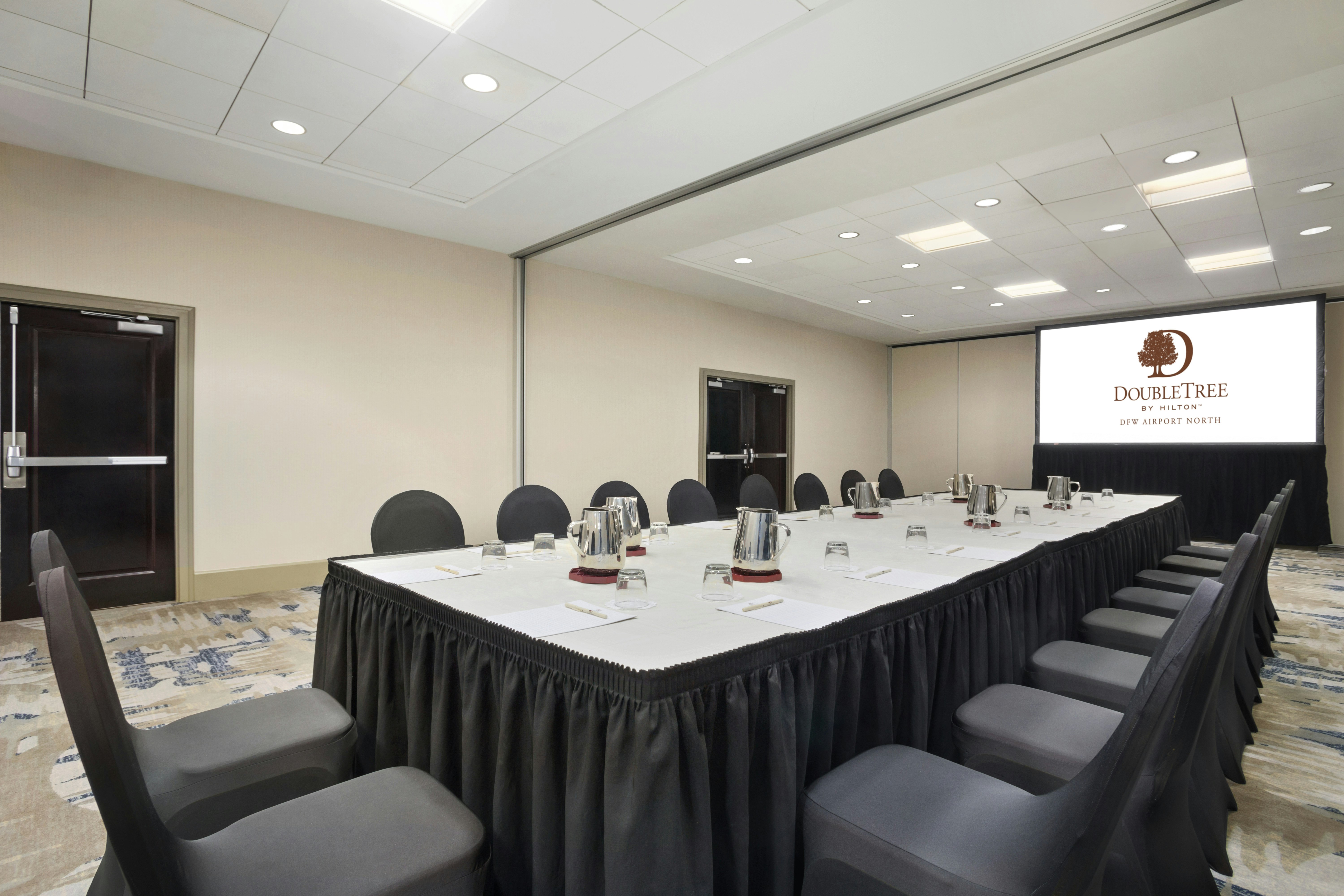 DoubleTree by Hilton Hotel Dallas DFW Airport North 42/53