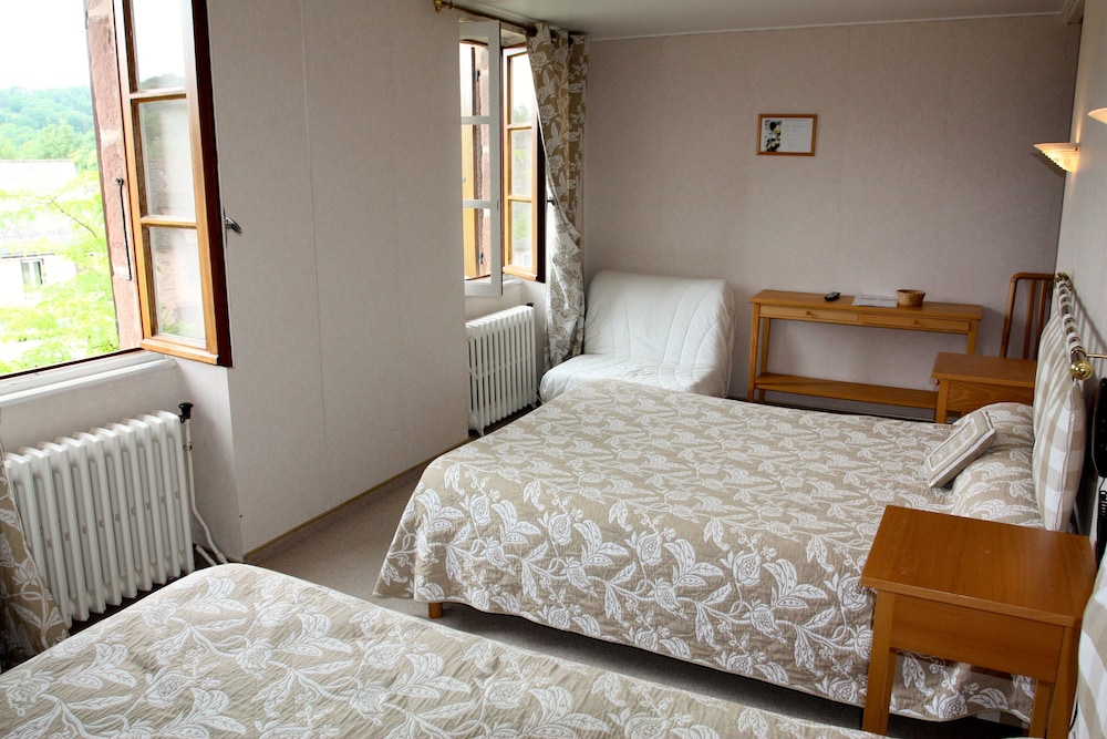 L AUBERGE AUX PORTES DE CONQUES 6/29