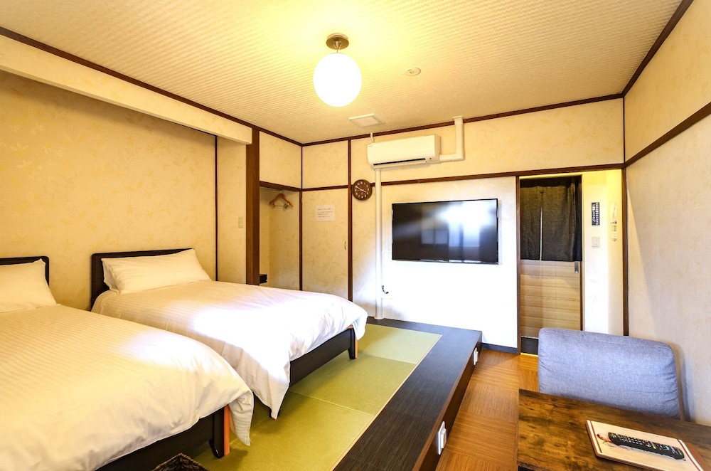 Room, Twin Beds, Indoor Bath