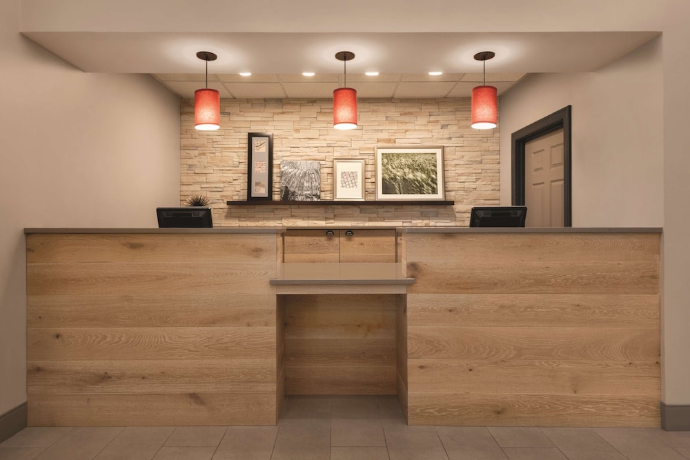 Lobby at Country Inn & Suites by Radisson, Bradenton-Lakewood Ranch, FL, BRADENTON - FL