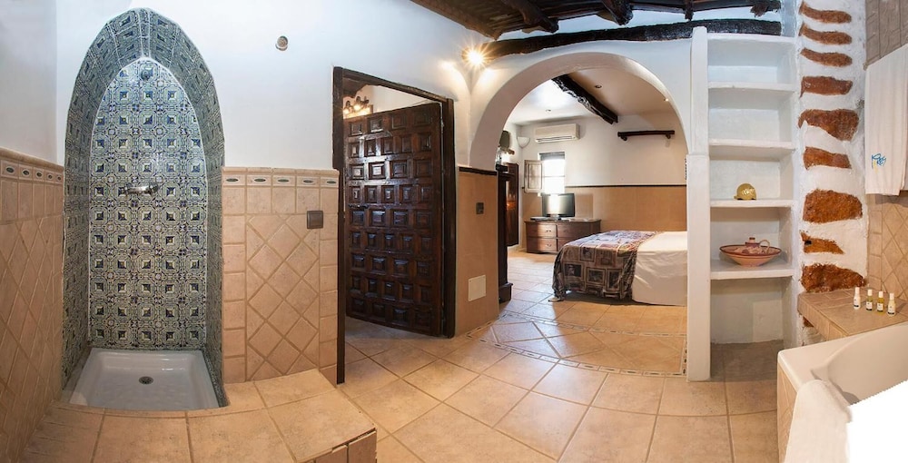 Pikes Ibiza - Adults Only 23/50